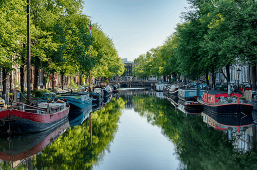 Amsterdam_MEDIAHUBSmallPNG(72dpi)