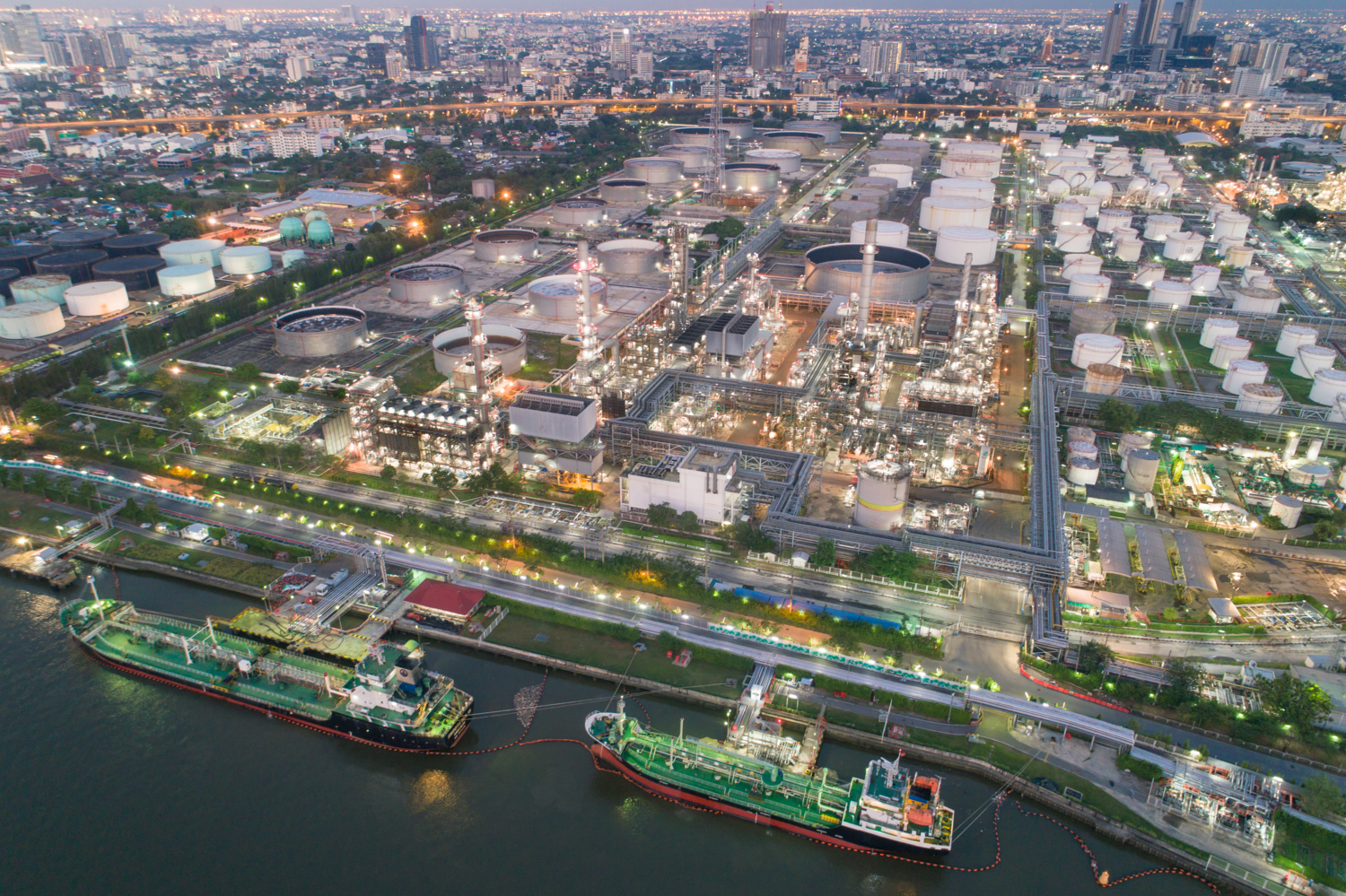 OilRefinery_MEDIAHUBLargePNG(300dpi)