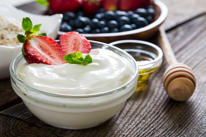 Yogurtwithfreshberries_MEDIAHUBSmallPNG(72dpi)